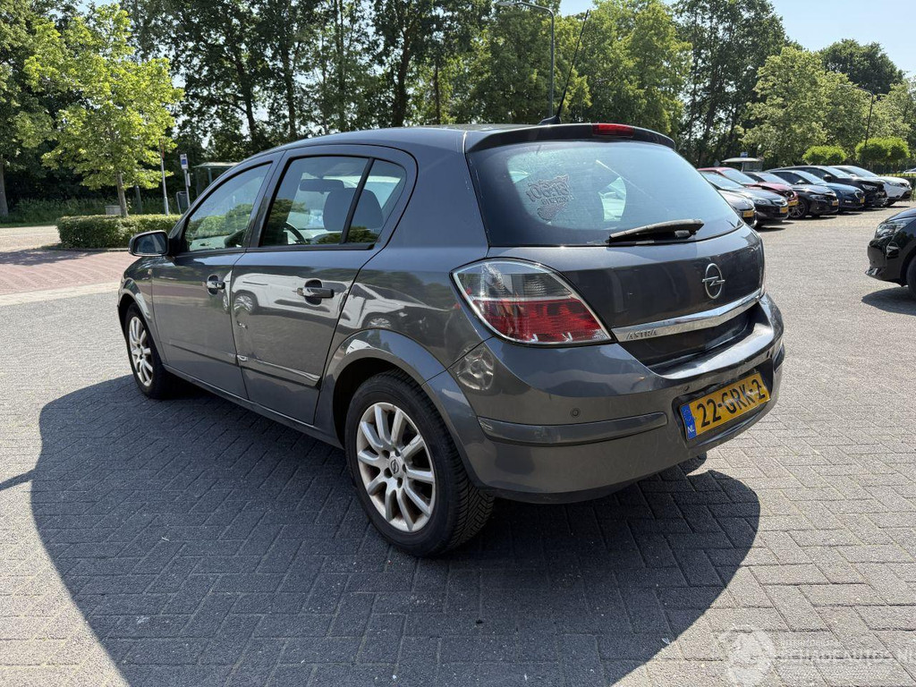 Opel Astra 1.8 Temptation AUTOMAAT (Hatchback 5-dr.) 53704938-4.jpg | Lunenburg Auto’s
