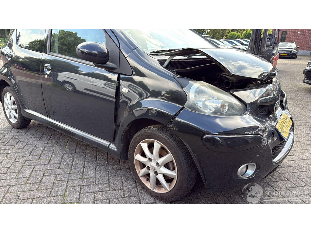 Toyota Aygo 1.0-12V AIRCO (Hatchback 5-dr.) 54215350-2.jpg | Lunenburg Auto’s